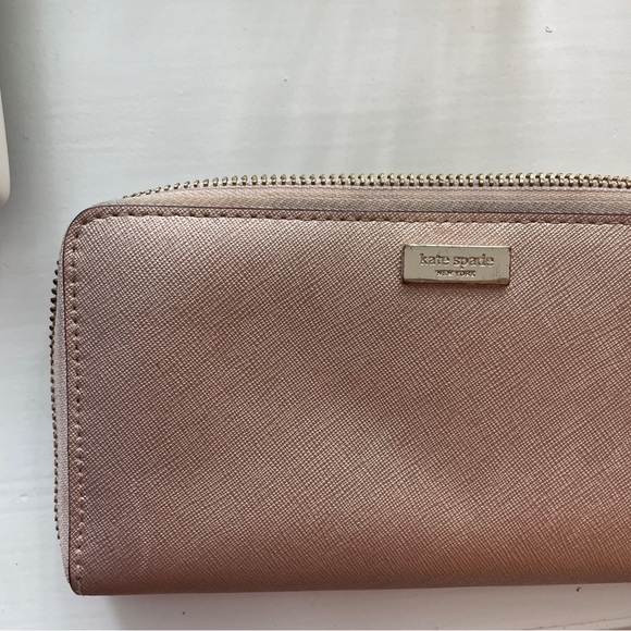 Kate Spade Champagne Morgan Wallet - Picture 2 of 7